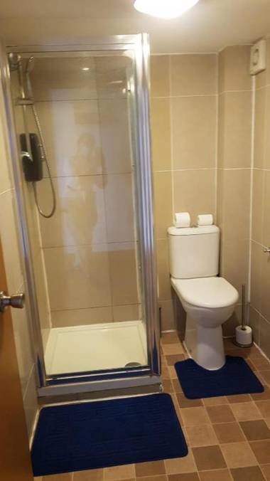 F101-First Floor Flat Fits 2 Near Hyde Park