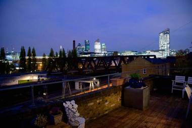 Large Shoreditch 2DBL bed loft apt