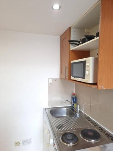 F8-Mezzanine 1st Floor Flat Fits 3 Near Paddington