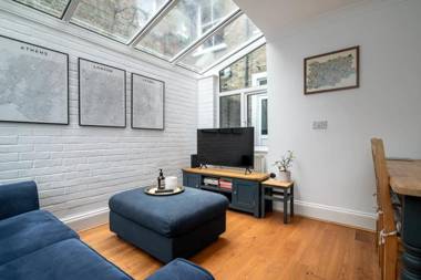 GuestReady - A Spacious Apartment with Private Terrace near Hampstead Heath