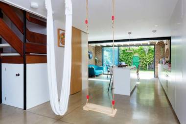 Veeve - Architectural Repose