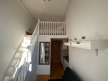 F103-1st Flr Mezzanine Studio Fit 3 Near Hyde Park