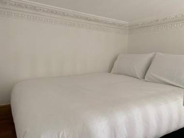 F103-1st Flr Mezzanine Studio Fit 3 Near Hyde Park