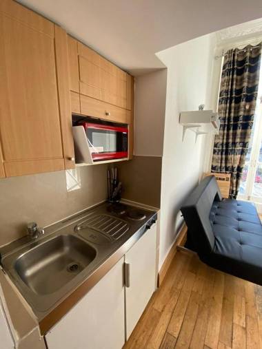 F103-1st Flr Mezzanine Studio Fit 3 Near Hyde Park