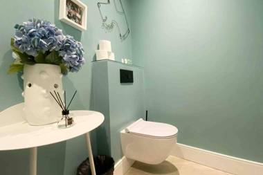 Charming 2-Bed Apt with 2 bathtub central London