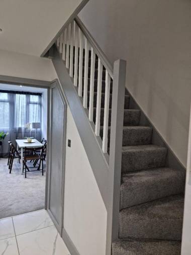 Remarkable 3-Bed Apartment in London