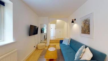 Superior 1 - Bed Apartment in Maida Vale