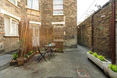1 Bedroom House With an Edge in King Cross