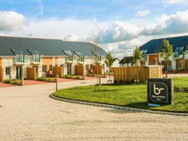 20 Bay Retreat Villas