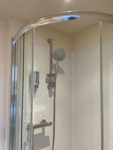 Diamonds Lodge near York Hospital