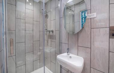 City Apartments - Reubens Court