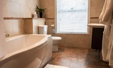 Franklins Apartments