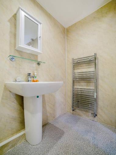 Diamonds Villa near York Hospital