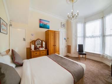 Diamonds Villa near York Hospital