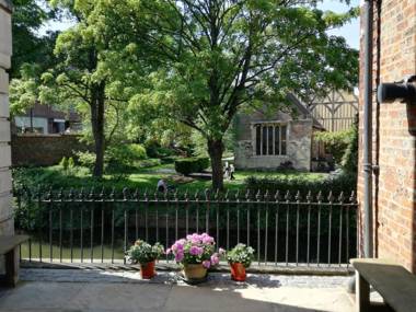 Merchants Place Apartment