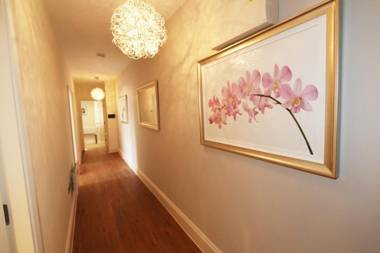 Hunter House Apartment