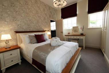 Hunter House Apartment