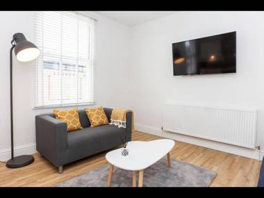 Apartment 5 Blue Bridge Court