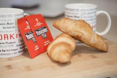 Loft Apartment Central York with Parking