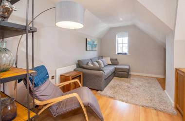 Loft Apartment Central York with Parking