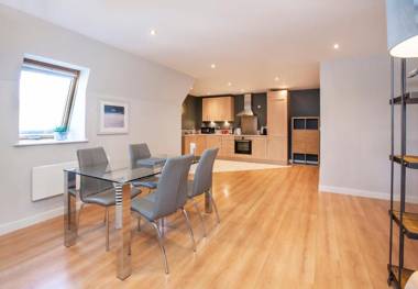 Loft Apartment Central York with Parking