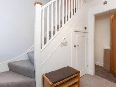 White House Apartments