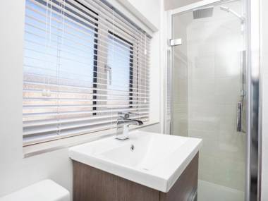 White House Apartments