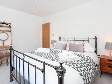 White House Apartments