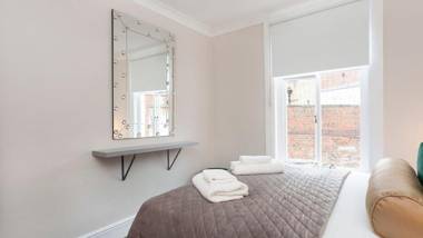 Stylish and most central 2 bed City Centre Apartment