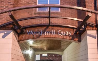 Luxury Apartment at Woodsmill Quay