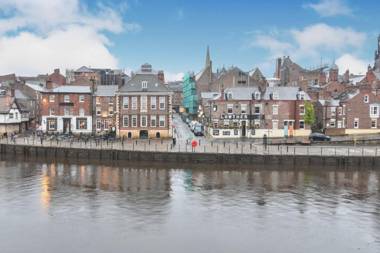 Luxury Apartment at Woodsmill Quay