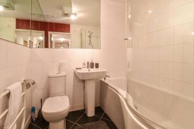 Luxury Apartment at Woodsmill Quay