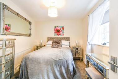 Holgate Manor Apartment