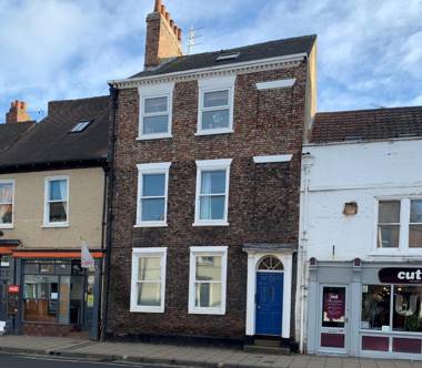 Fifth Quarter Apartment with allocated parking space