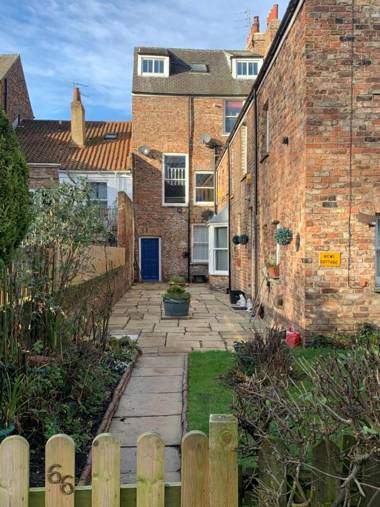 Fifth Quarter Apartment with allocated parking space