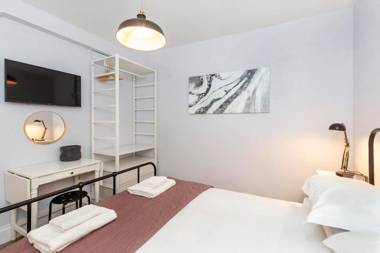 The Holgate Hideaway with Hot Tub