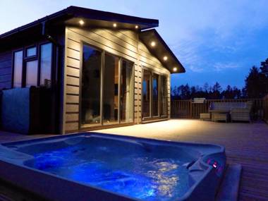 Hollicarrs - Dragonfly Lodge