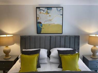 Icona Luxury Apartment - Minster Views & Allocated parking