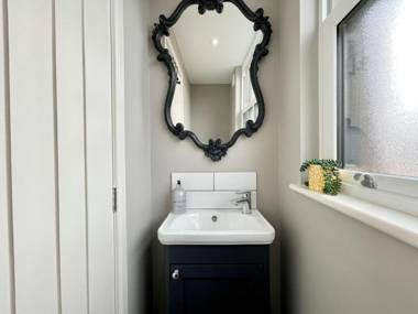 Old Yarn Apartment - Close to city walls