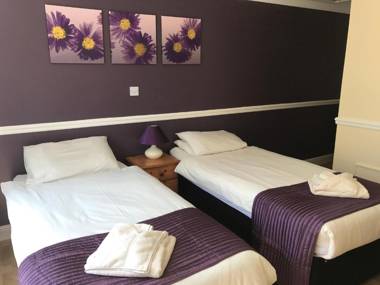 Halfway House Inn Country Lodge