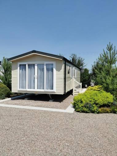 The Trotting Mare Caravan Park - Adults Only