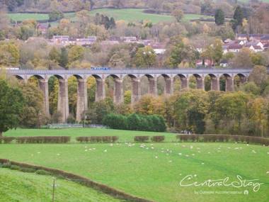 The Penthouse Gathering - Town Centre - Sleeps Up To 16