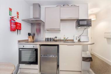 Flat 2 15 Foregate Apartment - Worcester City Centre