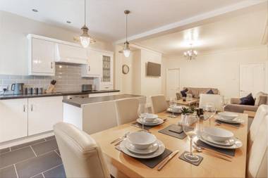 Beautiful 4 Bed House Worcester City Centre