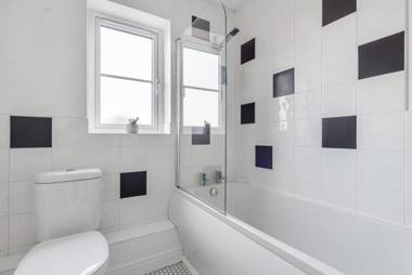 2 Bedroom House in Hales Orchard St Johns