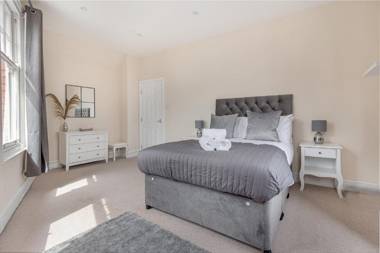 Cosy 2 Bed Apartment in Worcester City Centre