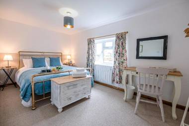North Cottage Alderton Air Manage Suffolk