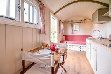 Thyme Shepherds Hut Boundary Farm Air Manage Suffolk