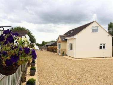 Old Groom's Cottage WITNEY