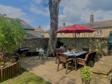 Rose Barn Cotswolds with Hot Tub